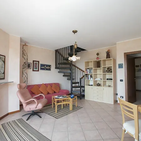 Apartment Casa Margherita Luino